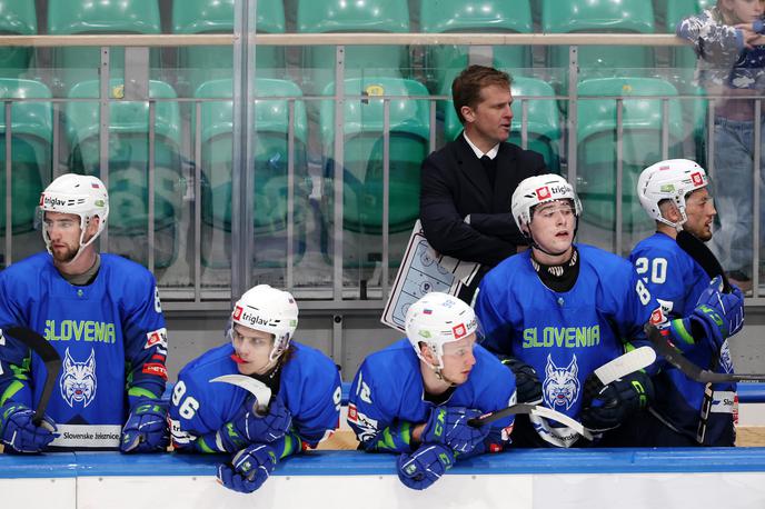 slovenska hokejska reprezentanca Edo Terglav | Edo Terglav je nekoliko skrčil seznam kandidatov za nastop na svetovnem prvenstvu. Njegove varovance ta teden čakata dve pripravljalni tekmi, v gosteh se bodo pomerili s Poljaki. | Foto www.alesfevzer.com