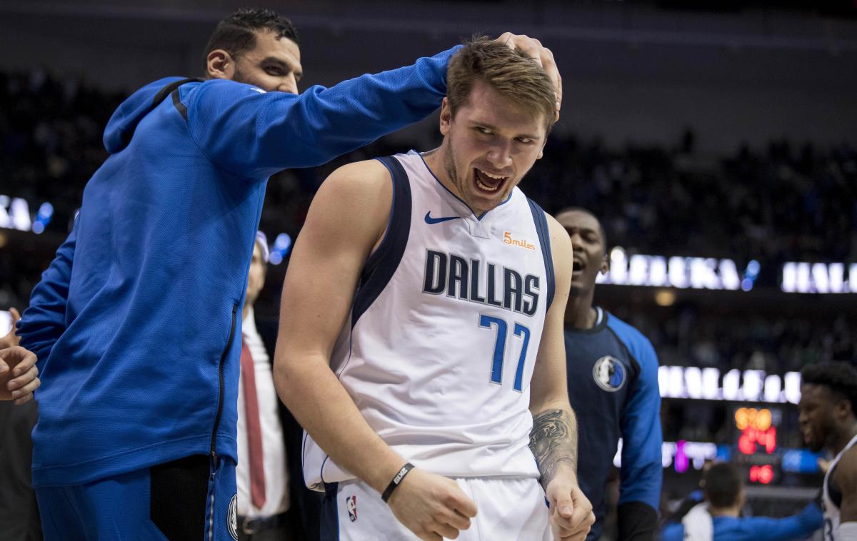 Luka Dončić | Luka Dončić se bo s svojim Dallasom v noči na nedeljo ob 2.30 po našem času pomeril z aktualnimi prvaki lige NBA, ekipo Golden State Warriors.  | Foto Reuters