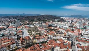 Inflacija, recesija, draga posojila … Ljubljančanov še nič ne odvrača od nakupa stanovanja.