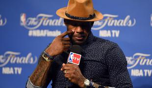 LeBron James se bo še tretjič v šestih letih pogajal