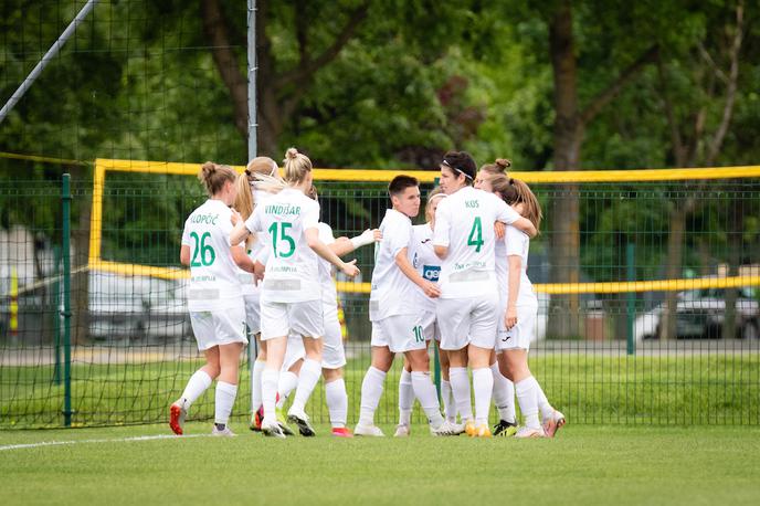 ŽNK Pomurje ŽNK Olimpija | Nogometašice Olimpije so po 11-metrovkah osvojile prvo pokalno lovoriko. | Foto Blaž Weindorfer/Sportida