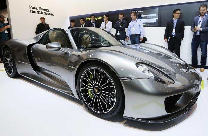 V Piran prihaja tudi vsaj eden iz omejene serije najboljšega hibridnega porscheja 918 spyder. | Foto: 