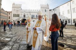 Škof Štumpf prevzel vodenje koprske škofije #foto