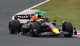 Verstappen "pole" dobil za stotinko, dobil pa tudi opomin komisarjev