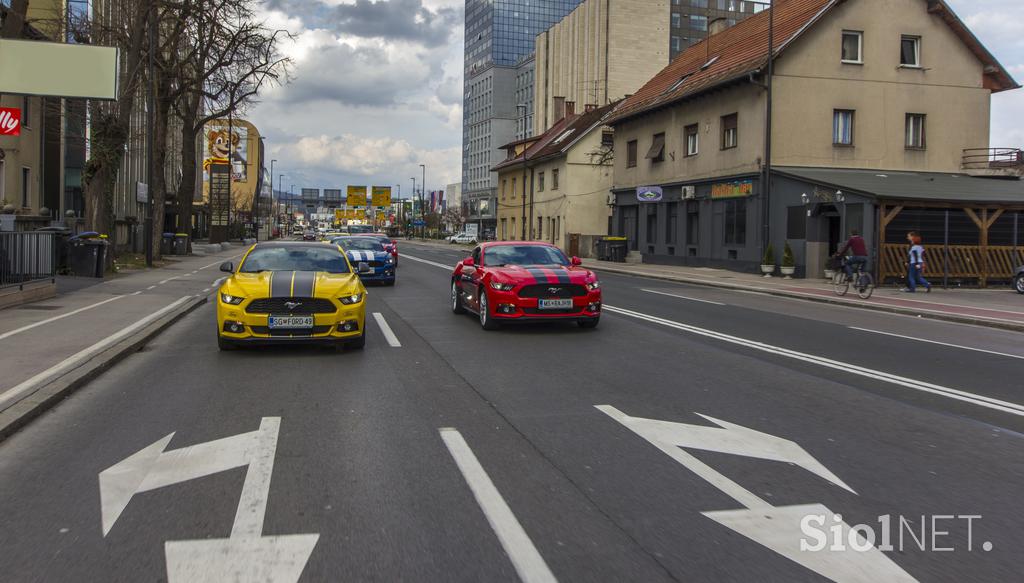 ford mustang karavana neukrotljivih avtosalon