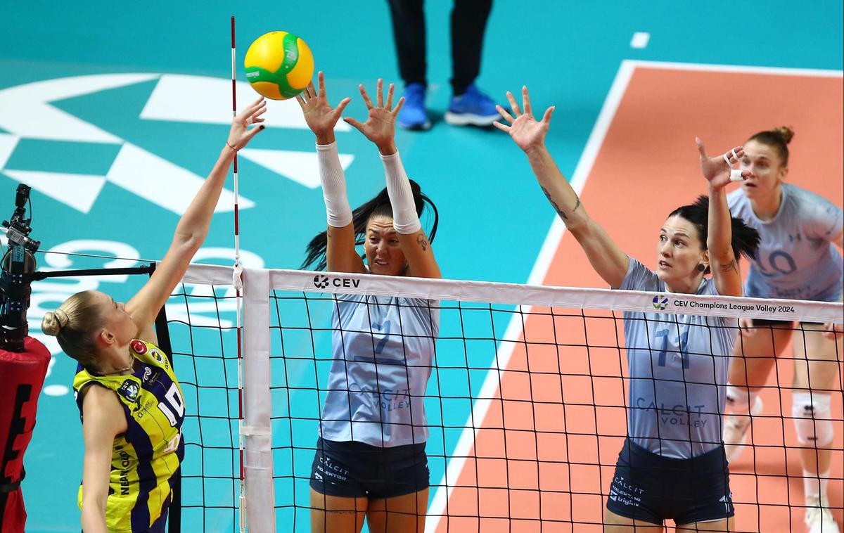 Fenerbahče : Calcit Volley | Kamničanke si pred zahtevnim gostovanjem niso delale utvar.  | Foto CEV