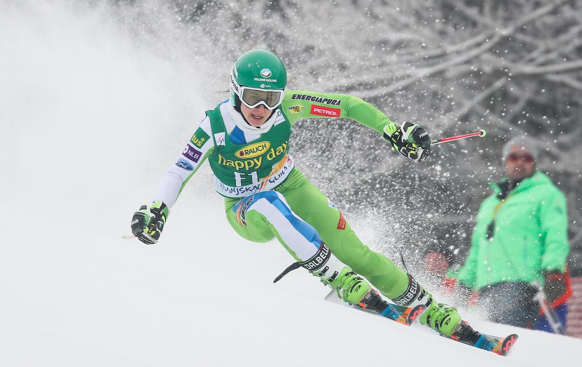 Tina Robnik | Tina Robnik se po 9. marcu še ni vrnila na smuči. | Foto Sportida