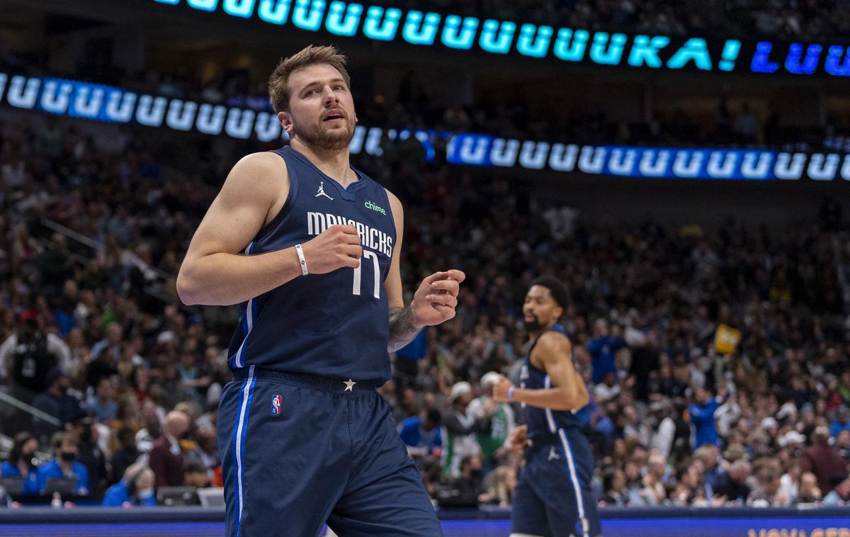 Luka Dončić | Luka Dončić se je izkazal v dvoboju proti sosedom z lestvice. | Foto Reuters