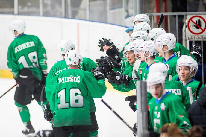 HK SŽ Olimpija HDD Jesenice | Hokejisti Olimpije so s 5:2 premagali Lustenau in vknjižili deveto zaporedno zmago v tekmovanju. Zmaji so se z novo zmago povsem približali potrditvi drugega mesta  v rednem delu Alpske lige. | Foto Žiga Zupan/Sportida