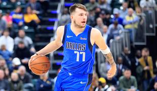 Luka Dončić se je spozabil in bil prvič izključen v ligi NBA #video