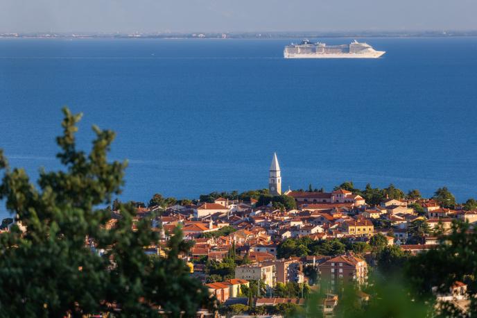 tz izola | Zakonca Šuštar gradita razkošno vilo s pogledom na Izolo. | Foto Jaka Ivančič