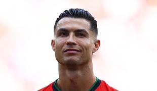 Cristiano Ronaldo delil utrinke s počitnic, ki jih preživlja v krogu družine #foto