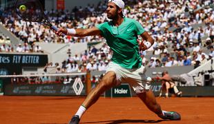 Hačanov zaradi poškodbe hrbta brez Wimbledona