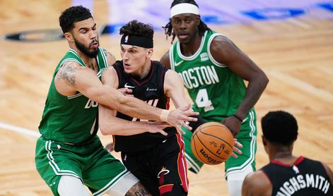 Zaušnica za Boston Celtics, New Orleans v težavah