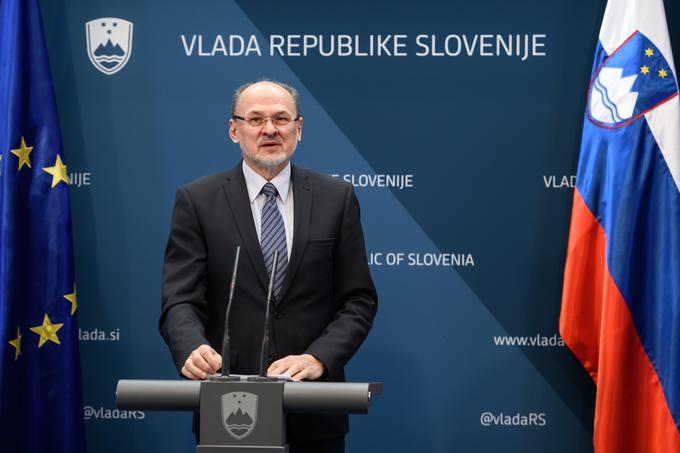 Jelko Kacin je potrdil, da poskušajo vrnitev v Slovenijo omogočiti še eni skupini iz Španije, ki jo v Sloveniji čaka karantena. | Foto: Nebojša Tejić/STA