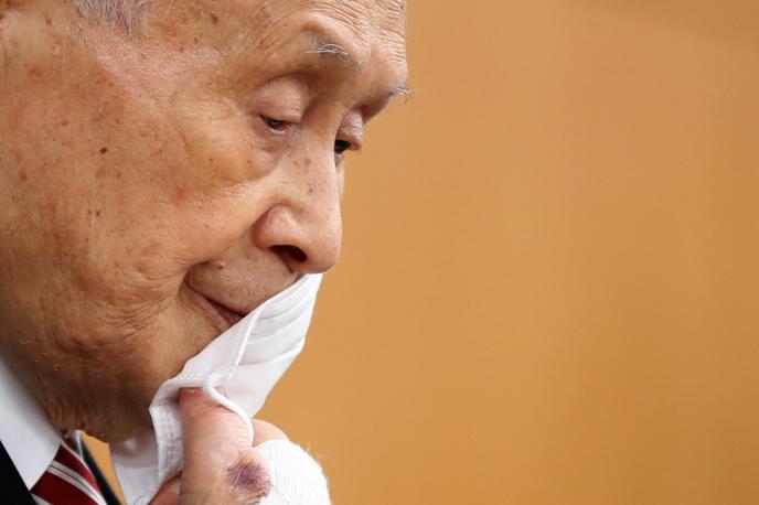 Yoshiro Mori | Yoshiro Mori kljub glasnim pozivom ne bo odstopil. | Foto Reuters