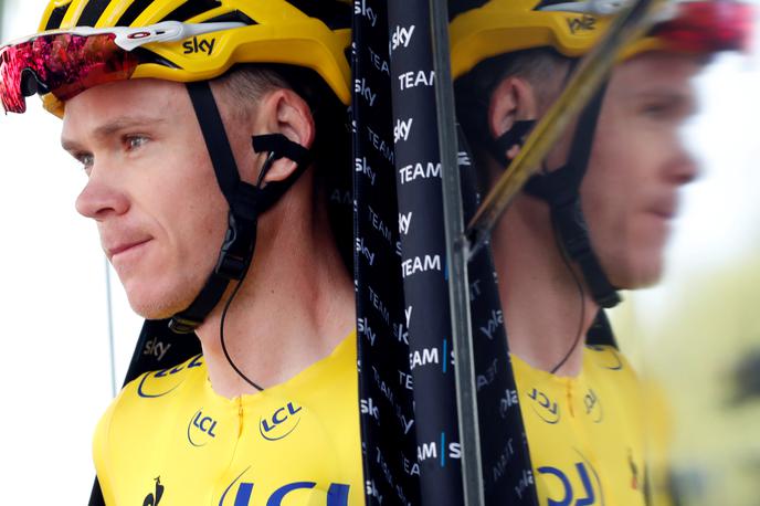 Chris Froome se brani, toda ... | Foto Reuters