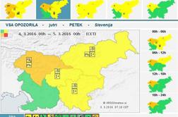 Padavine bodo do jutri ponehale, ponekod pa lahko zapade do 40 centimetrov snega