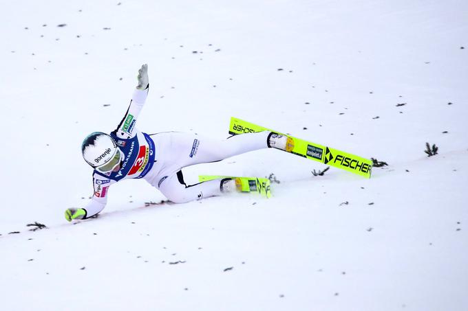 Ema Klinec je imela nekaj smole pri doskoku, padec pa ji je odnesel stopničke. | Foto: Guliverimage/Vladimir Fedorenko