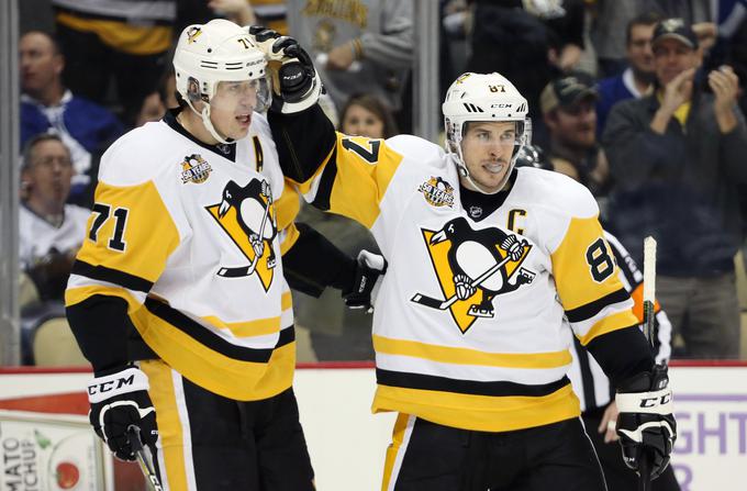 Bosta Jevgenij Malkin in Sidney Crosby osvojila še tretji Stanleyjev pokal? | Foto: Reuters