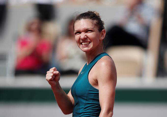 Simona Halep je izgubila prvi niz, dobila naslednja dva in se prebila do polfinala. | Foto: Reuters