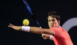 Med deseterico brez sprememb, Bedene pridobil dve mesti