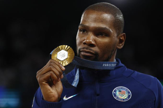 Kevin Durant četrtič zapored olimpijski prvak. Pri 35 še ni izključil možnosti, da čez štiri leta doma v Los Angelesu znova nastopi. | Foto: Reuters