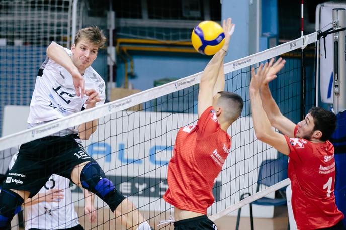 Calcit Volley in Union Raifeissen Waldviertel | Kamnik je zdaj točkovno poravnan z drugouvrščenim Mariborom. | Foto Klemen Brumec