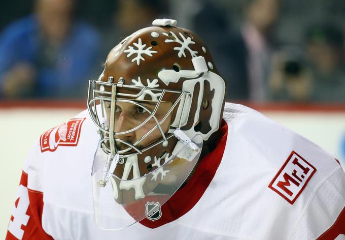 Vratar Detroita Petr Mrazek je ubranil vseh 27 strelov Chicaga. | Foto: Getty Images