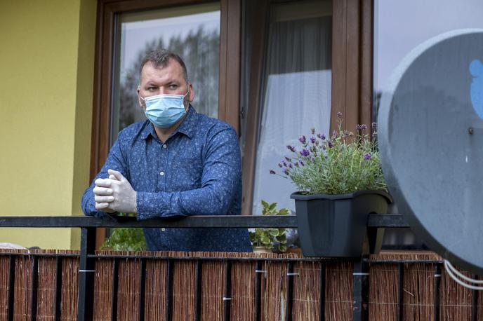 Karantena. Osamljenost. Koronavirus. Izolacija. | V času pandemije so se sicer v duševnem zdravju ljudi res pojavile težave, in sicer najpogosteje akutna stresna motnja in prilagoditvena motnja, ki pa v resnici niti nista duševni motnji, razlaga Dernovškova. To je normalen odziv na nenormalne oziroma spremenjene okoliščine. | Foto Getty Images