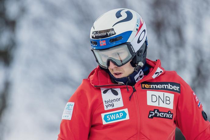 Henrik Kristoffersen | Henrik Kristoffersen v boju za glavo, na kateri želi imeti svojega pokrovitelja. | Foto Sportida