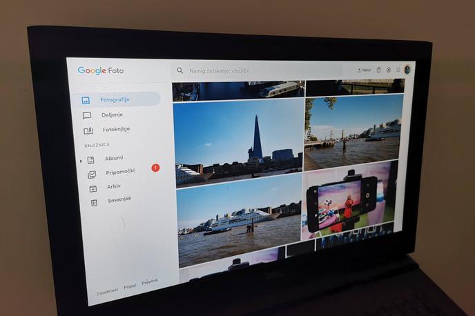 Google Foto, Google Photos | Google Foto je po lansiranju leta 2015 zaradi brezplačnega neomejenega shranjevanja fotografij in videoposnetkov, pri čemer je moral uporabnik sprejeti res minimalne kompromise, hitro postal ena najbolj priljubljenih Googlovih storitev.  | Foto Matic Tomšič