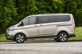 Ford tourneo custom active