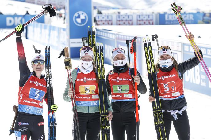 Ingrid Landmark Tandrevold, Tiril Eckhoff, Ida Lien in Marte Olsbu Roeiseland, Pokljuka 2021 | Norvežanke so osvojile zlato odličje. | Foto Guliverimage