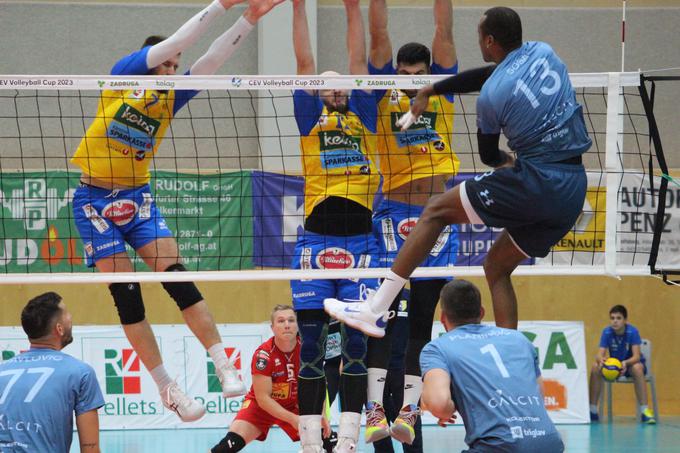 Zadruga Dob : Calcit Volley | Foto: CEV