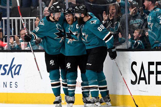 Joe Pavelski San Jose Sharks | Hokejisti San Jose Sharks se veselijo napredovanja v polfinale. Tam jih čakajo St. Louis Blues. | Foto Getty Images