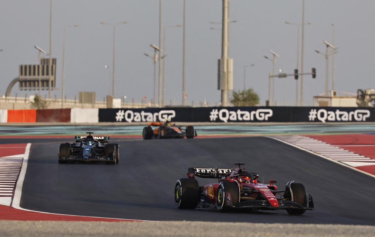 Katar dirkališče Ferrari Charles Leclerc | Po Avstriji se je polom z brisanjem časov na kvalifikacijah in petsekundnimi kaznimi dogajal še v Katarju. | Foto Reuters