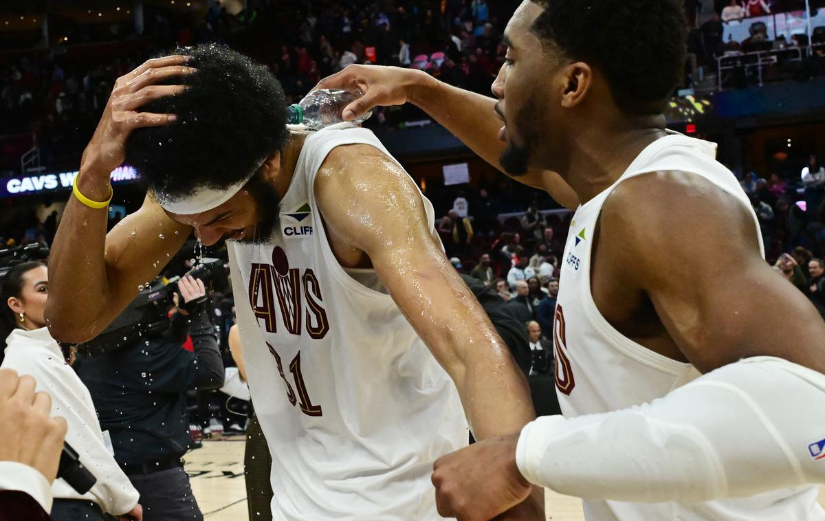 Oklahoma City Thunder | Cleveland je na derbiju prišel do 11. zaporedne zmage, s tem pa končal 15 tekem dolg zmagoviti niz Oklahome. | Foto Reuters