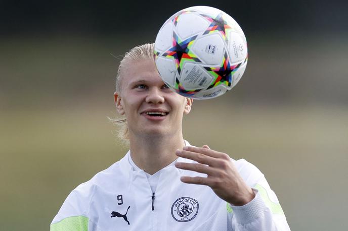 Manchester City Erling Haaland | Erling Haaland sproščen in nasmejan na zadnjem treningu pred tekmo s Sevillo. | Foto Reuters