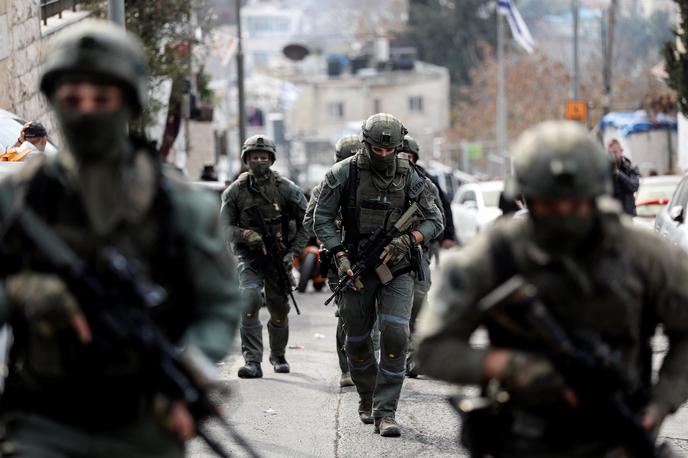 Jeruzalem, napad | V vasi ubitega so danes začeli dvodnevno splošno stavko. Tej pobudi naj bi se v nedeljo pridružili tudi drugi arabski kraji v Izraelu. | Foto Reuters