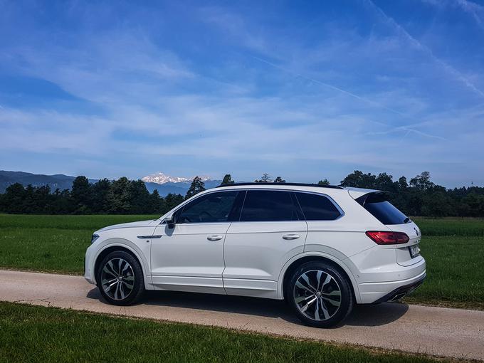 Nova generacija sloni na arhitekturi MLB Evo, ki so jo uporabili tudi pri bentley bentayga, lamborghini urus in audi A7. | Foto: Gašper Pirman