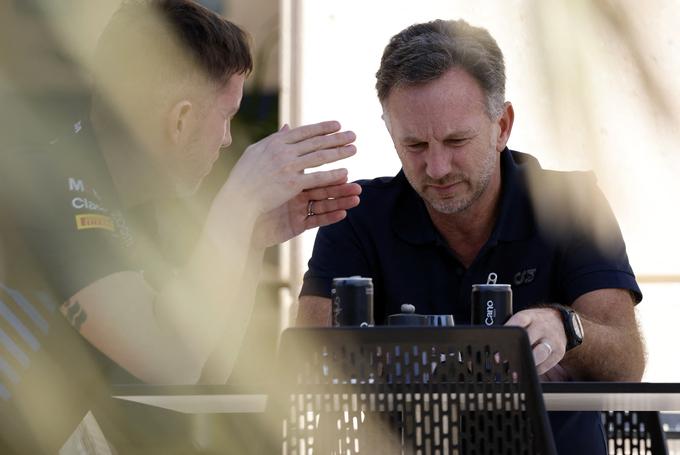 Christian Horner je v Bahrajn prispel v sredo zvečer, fotoreporterji ga še niso ujeli. Je pa prejšnji teden nemoteno opravljal svoje naloge na testiranjih. | Foto: Reuters