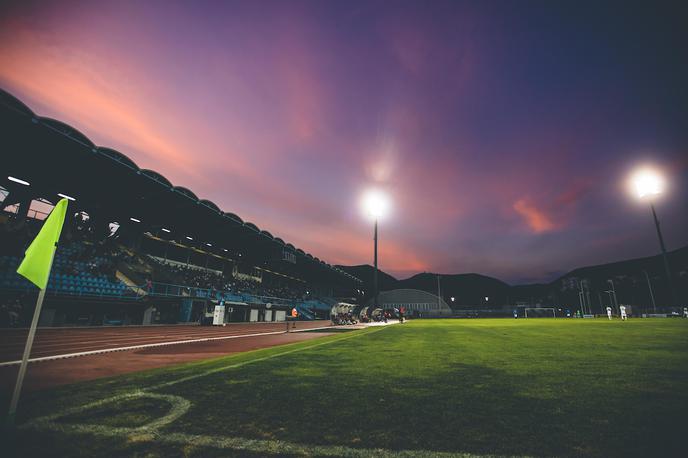 nogometni stadion Nova Gorica | Na srečanju predstavnikov sponzorjev in navijaške skupine Terror Boys s predsednikom Gorice Harijem Arčonom ter z direktorjem Simonom Klautom je bilo pestro.  | Foto Grega Valančič/Sportida