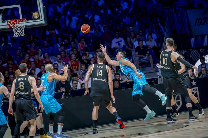 Slovenija Španija Luka Dončić | Foto: Baloncesto España