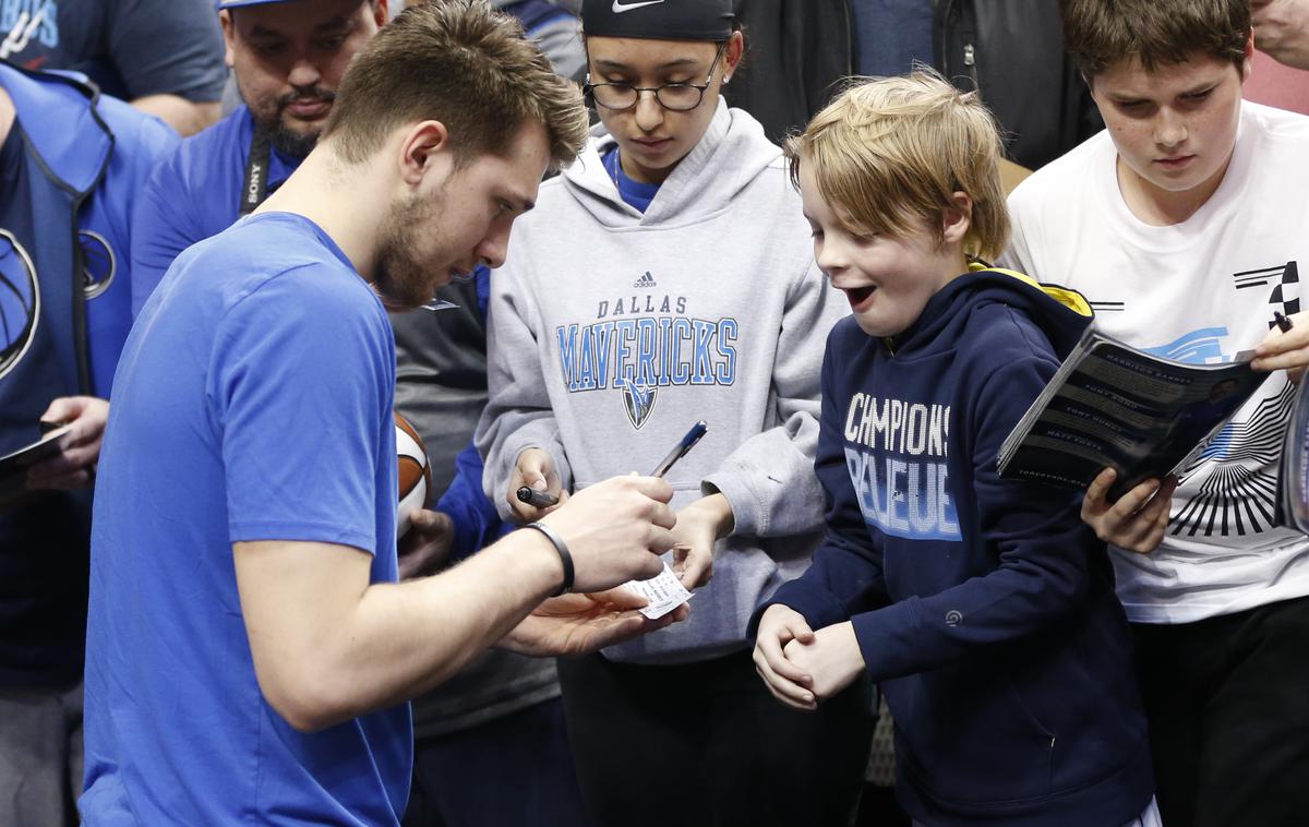 Luka Dončić navijači | V ZDA se je od leta 2018, odkar se je Luka Dončić preselil v Dallas in začel igrati v ligi NBA, potrojilo število imen Luka.  | Foto Guliverimage