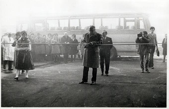 Direktor Medexa Miran Goslar ob otvoritvi tovarne na Linhartovi cesti v Ljubljani leta 1972.  | Foto: Medex