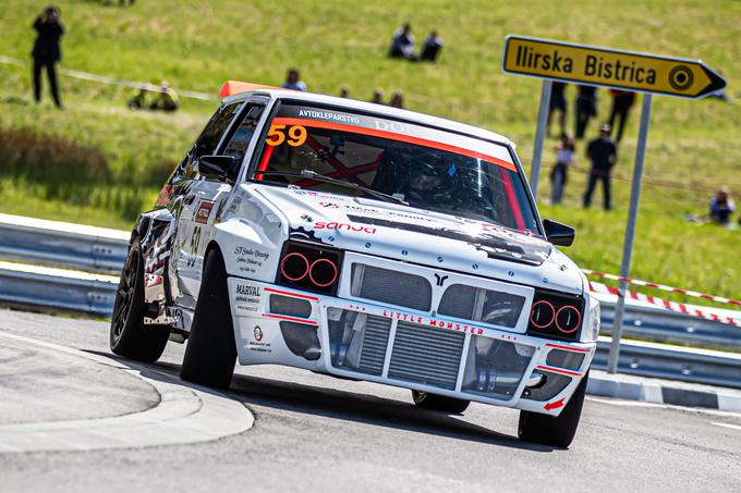 Sanja Smrdelj na gorskih dirkah z zastavo yugo, ki jo poganja motor iz lancie delte. | Foto: WRC Croatia