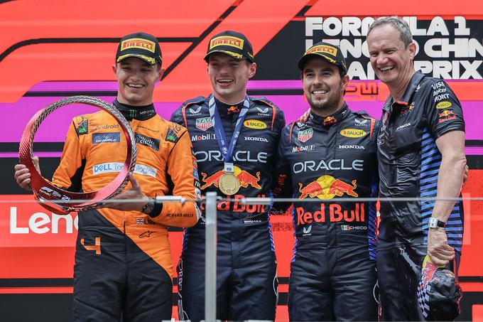 Max Verstappen je v nedeljo v Šanghaju zmagal že na 16. različni progi. Lando Norris pa kljub 15 uvrstitvam na zmagovalni balkon še naprej ostaja brez prve zmage. | Foto: Guliverimage