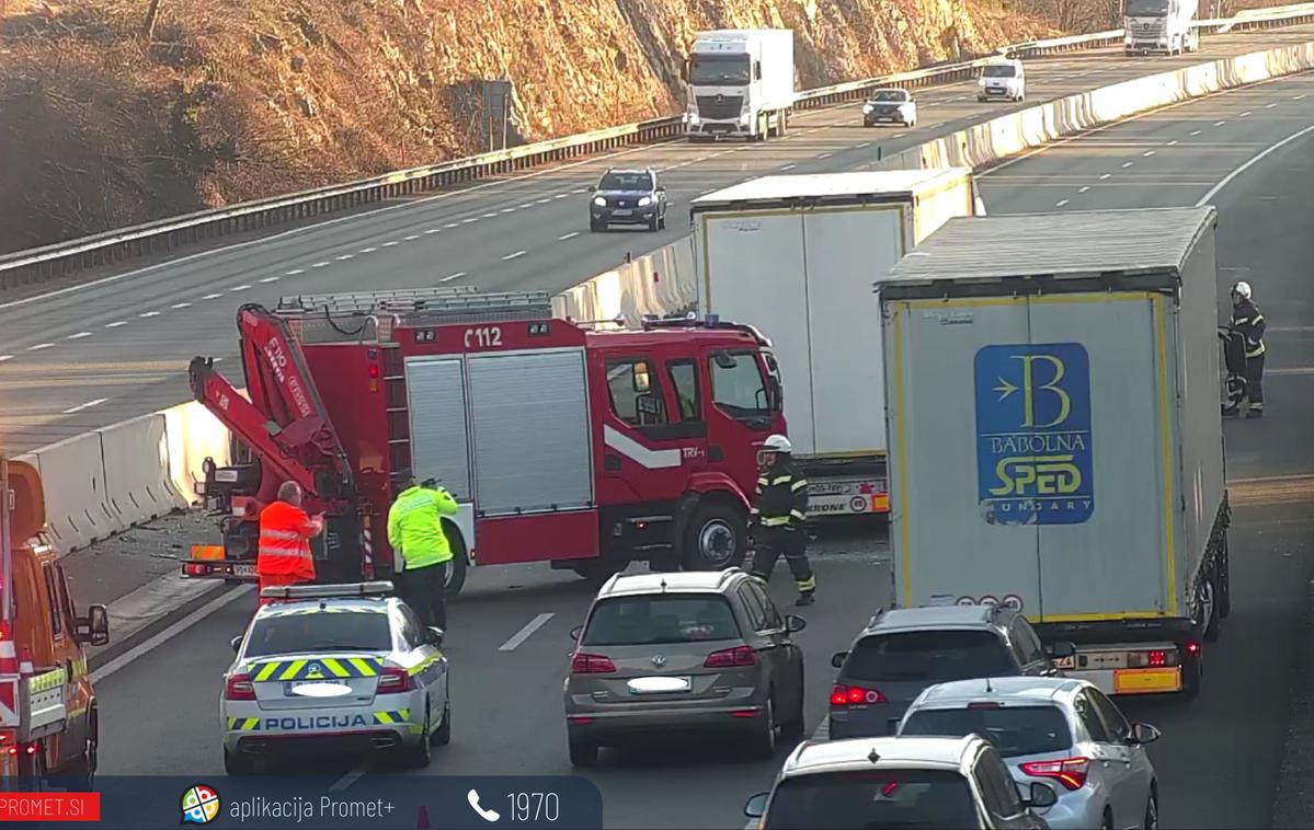 c | Avtocesta A1 je zaradi opravljanja ogleda in reševanja trenutno zaprta. | Foto promet.si