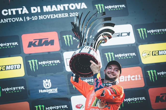 Jeffrey Herlings Mantova | Jeffrey Herlings nasmejan novembra 2021, ko je drugič postal prvak v MXGP. | Foto Grega Valančič/Sportida